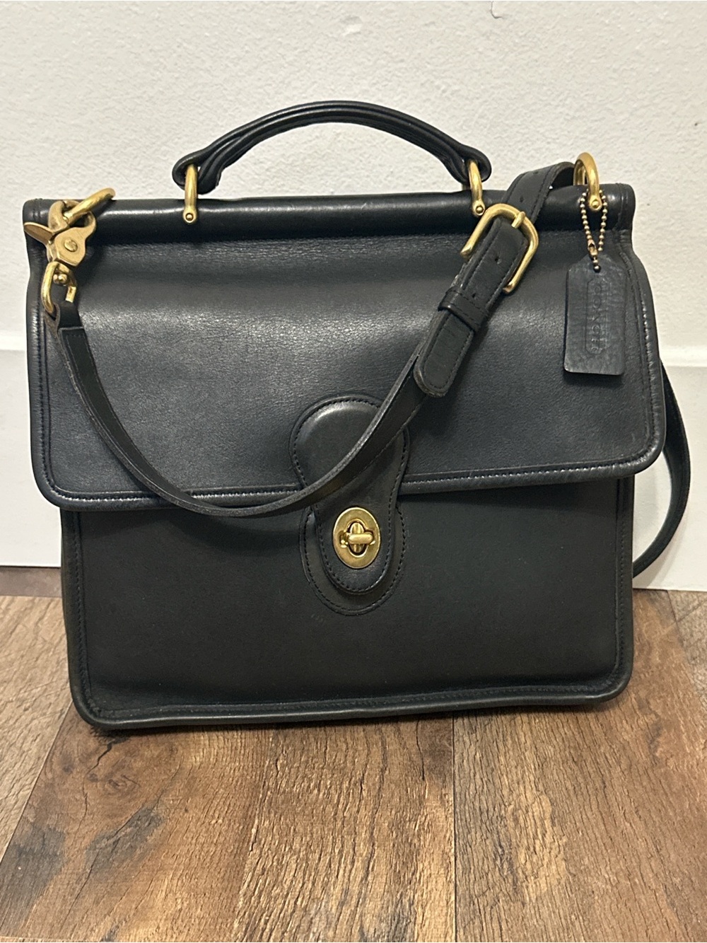 Vintage Coach Willis Bag Black Leather Turnlock Top Handle Crossbody 9927 USA